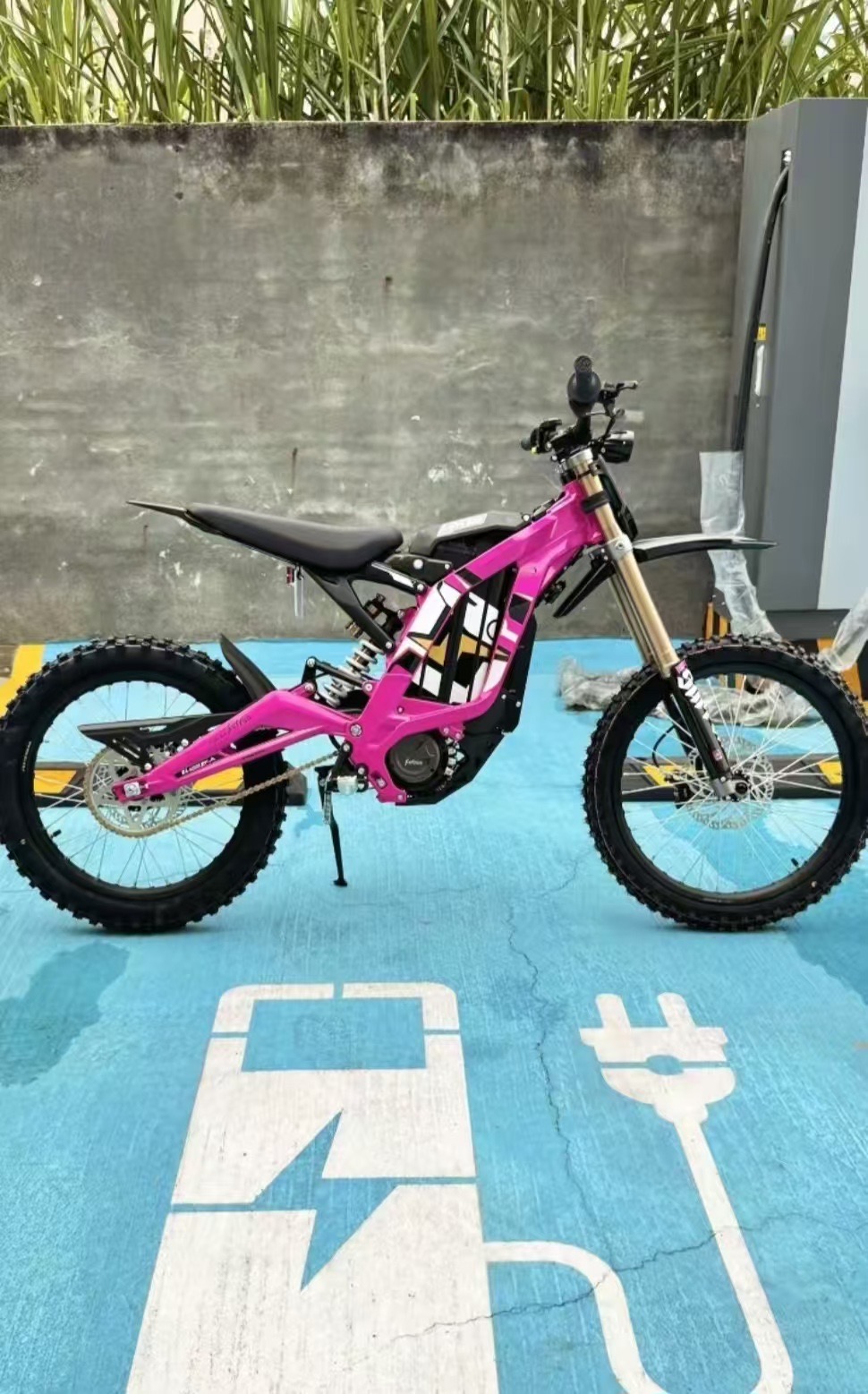 2025 Brand New for Surron Light Bee X Pink Off-Road Motorcycles 60V 8000W 40Ah 2025 Bikes Model