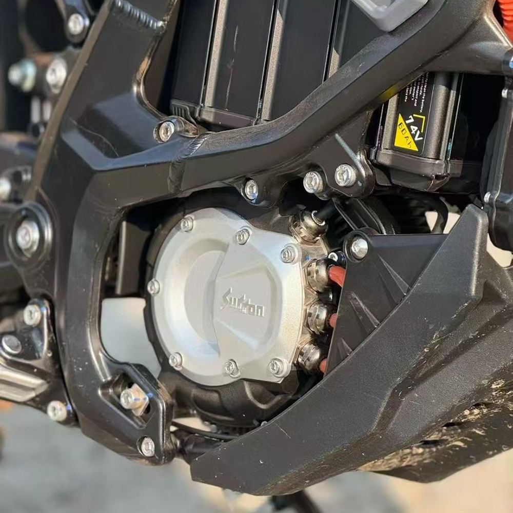 Factory Price Surron Ultra Bee 2025 Electric Dirt Bike OEM All-Terrain Lightweight Off-Road E-Bike Wholesale - Image 2